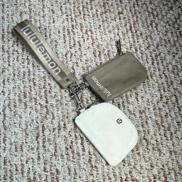 lululemon athletica Tan and White Wallet Set - Picture 1 of 11